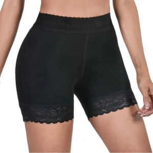 Lady Comfort BUTT LIFTER SHAPER SHORT
Colombian Shaper Tummy Control Black M/L